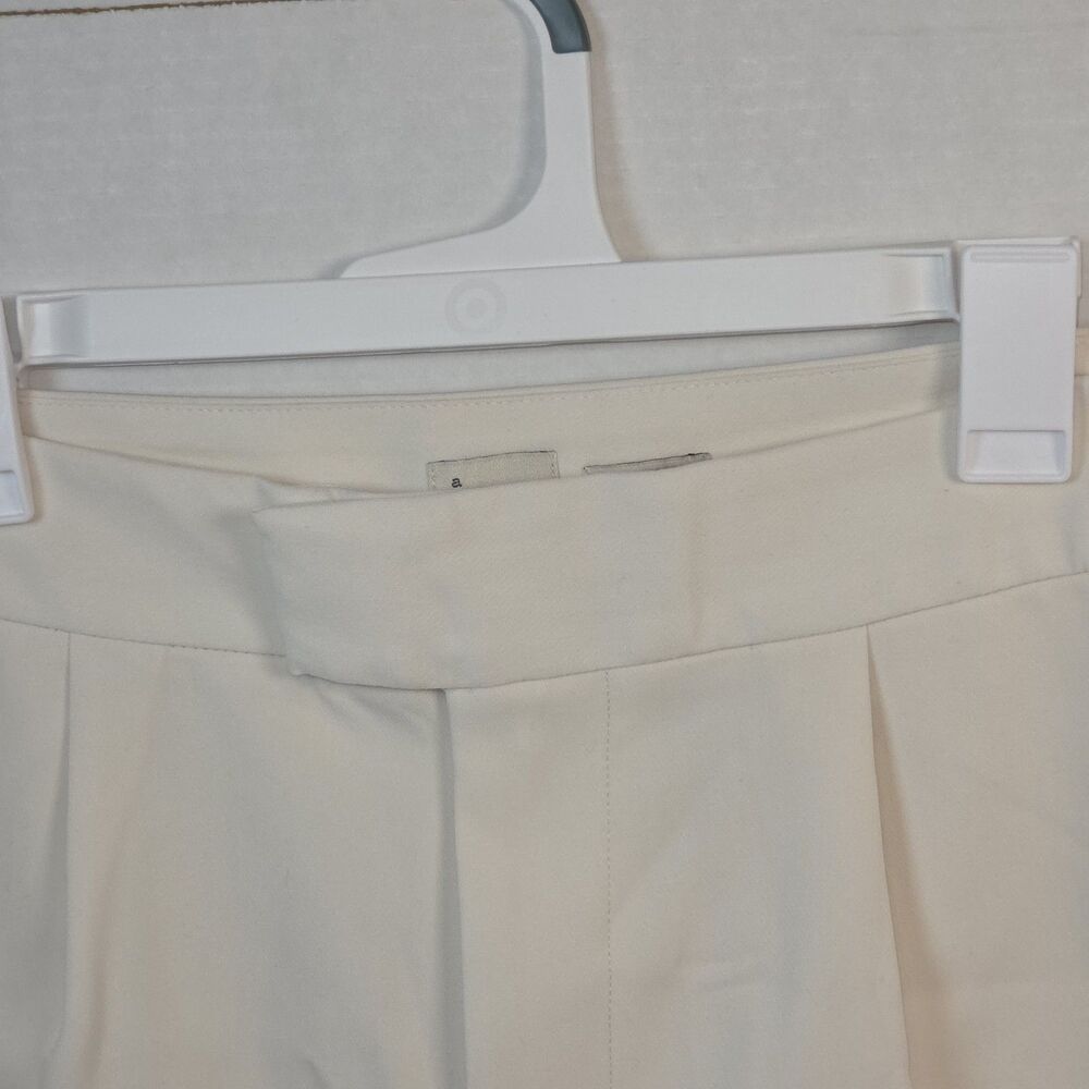 A New Day Women's High Rise Tailored Shorts Dog Bone/Cream Size 14 NWT - Picture 3 of 6